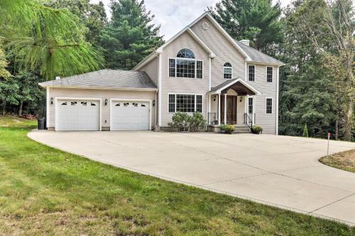 Granby Home with Deck Less Than half Mi to Aldrich Lake!