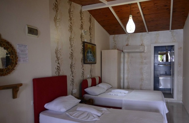 Grand Ada Hotel