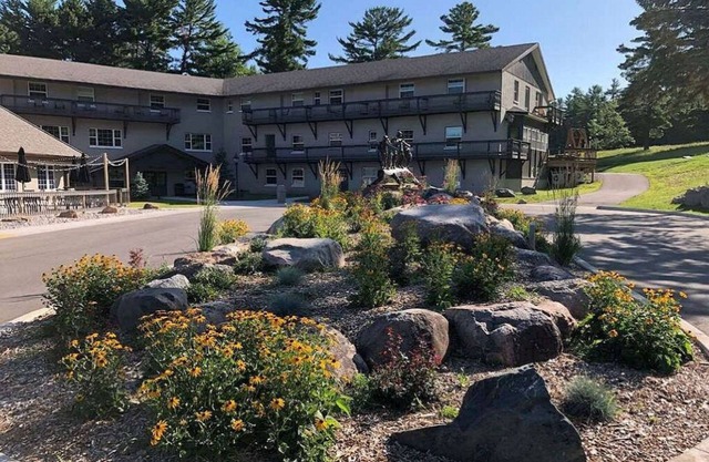 Grand Alpine Haus | Outdoor Bliss