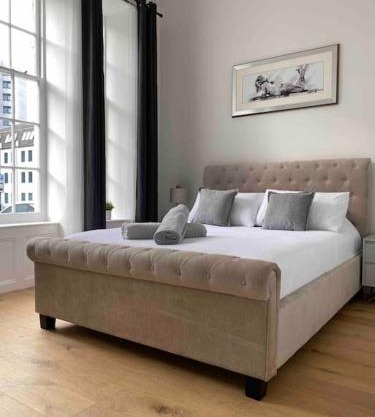 Grand Apartment on HOE/BARBICAN Allocated PARKING!