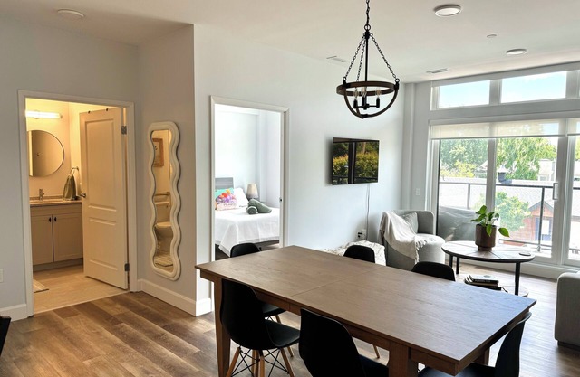 Grand Bend Escape Central Luxury - Overlooking Main Street - Walk to Beach