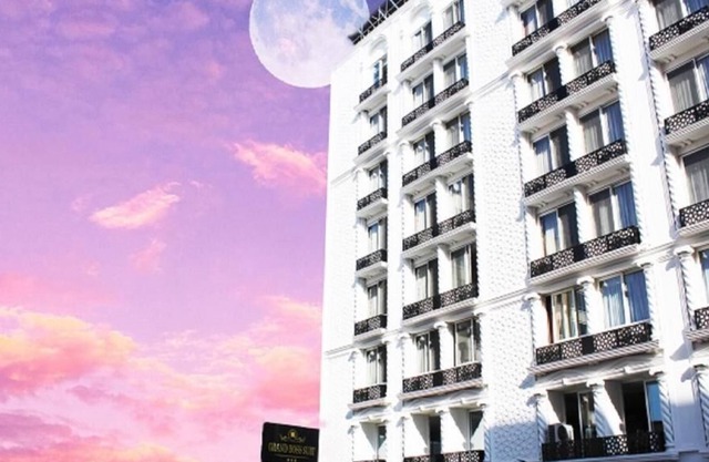 Grand Boss Suit Hotel