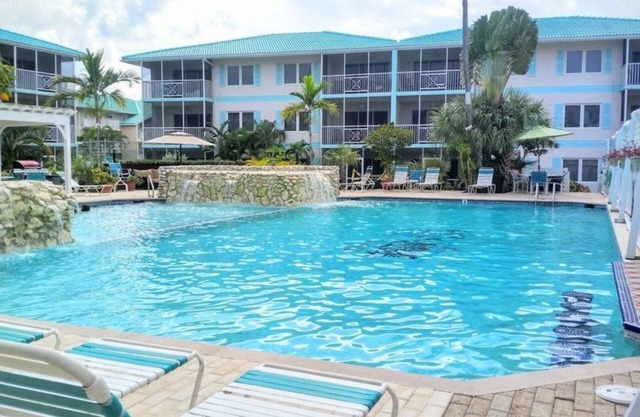 Grand Cayman - 7 Mile Beach - Eigentumswohnung - 24. März - 31. März, 18 / Vermietung / Pool & Spa