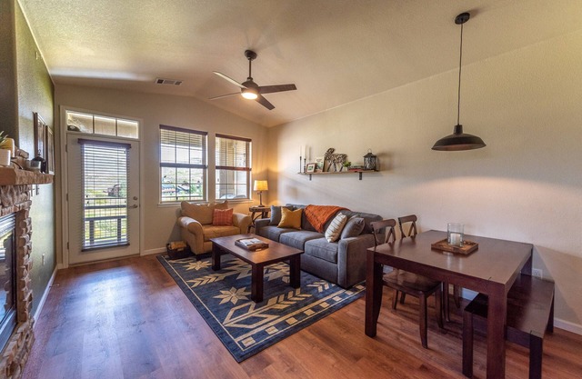Grand County Launchpad - Near Lakes, Skiing, Biking, - Mountain Views, Hot Tub