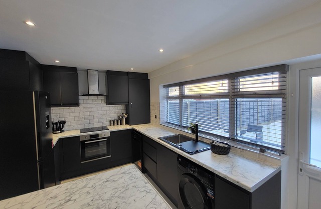 Grand Exclusive 2 Bed Apartment - London