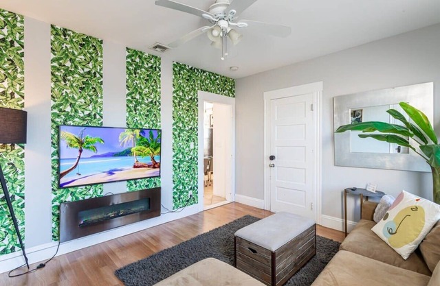 Grand Fairfield Getaway- 5BR Fam-Friendly near I95&Shops - Spacious&Gracious