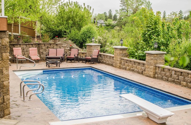 Grand Getaway w/ Hot Tub in Spokane Valley!