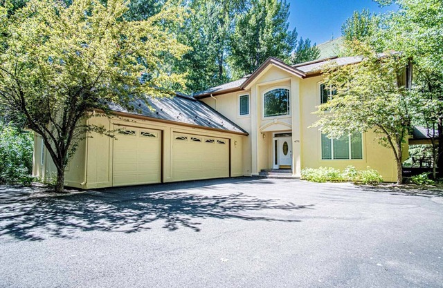 Grand Hailey Home by Big Wood River and Sun Valley! is located in Hailey.
