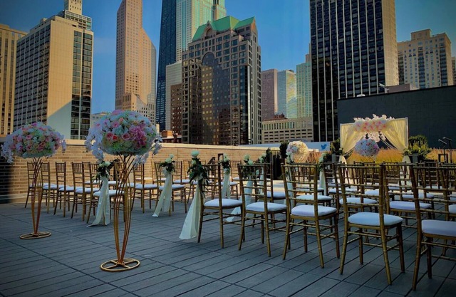Grand King Room at Viceroy Chicago, Pet-Friendly Near Oak Street Beach!