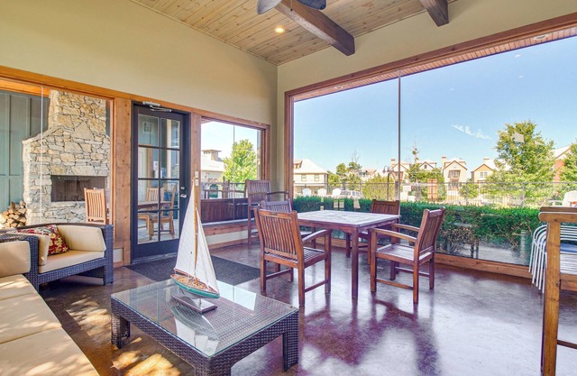 Grand Lake Home w/Community Pool, Dock, & Fishing