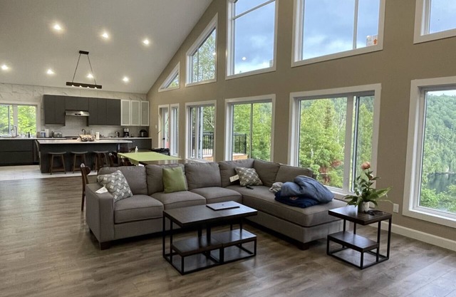 Grand Lake View Villa Waterfront luxury 5 bedrooms
