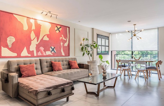 Grand living 3 BedRoom / Daily cleaning