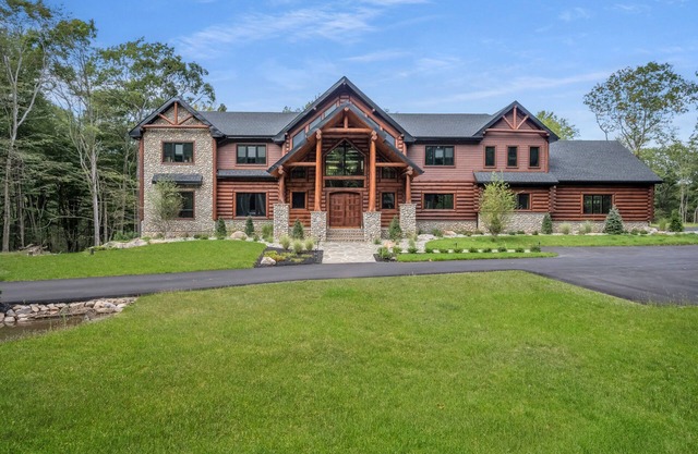 "Grand Lodge" Majestic 9,800 sq ft, 10-Bed, 6-Bath, Indoor Pool, Game Room, Whole House Sound System