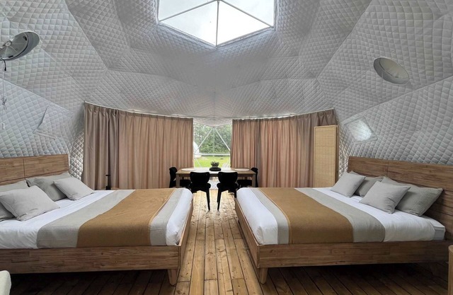 Grand Luxe Geodome Glamping with 2 Queen beds East