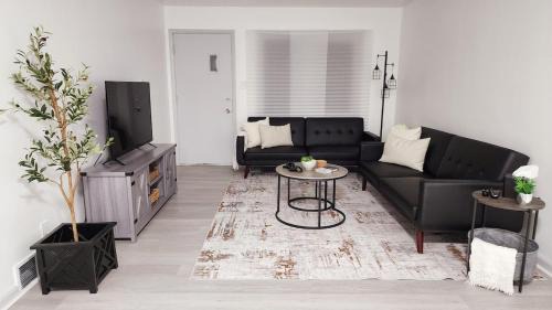 Grand Manor - Big 2 Bedroom - USA Side