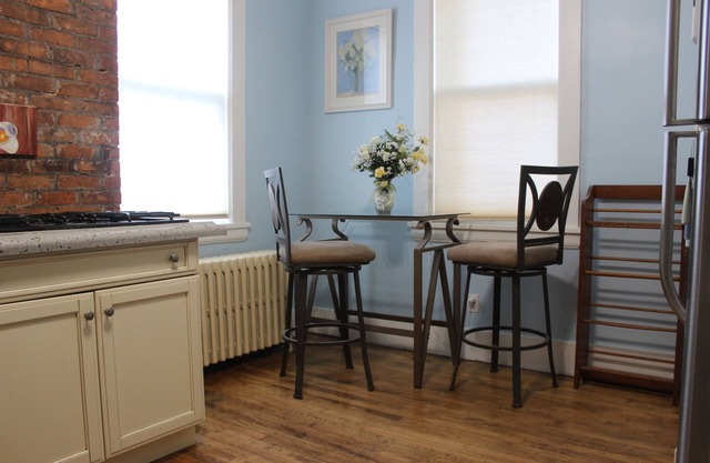 Grand Mansion in the Park - 3 Bed - Free WiFi & Parking - Rochester