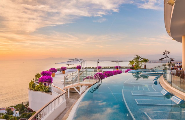 Grand Miramar All Luxury Suites & Residences