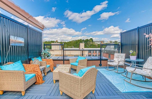 Grand River...Grand View executive condo Downtown Paris
