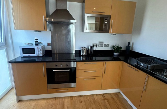 Grand Two Bedroom Apartment in Canary Wharf