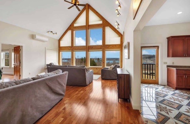 Grand viewLuxury: 4BD Game Room & Sauna!