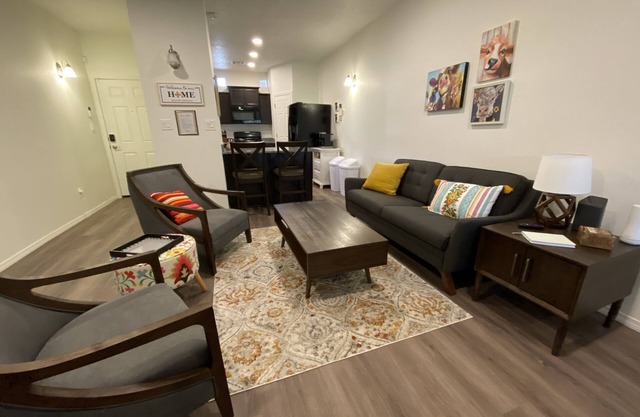 Grande Getaway-centrally located, well appointed home