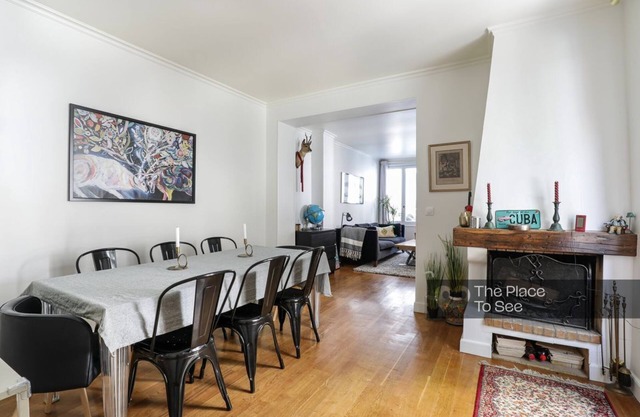 Grande Maison Très Calme de 160m2 Avec sa Cour Privée à 5 Minutes du Métro