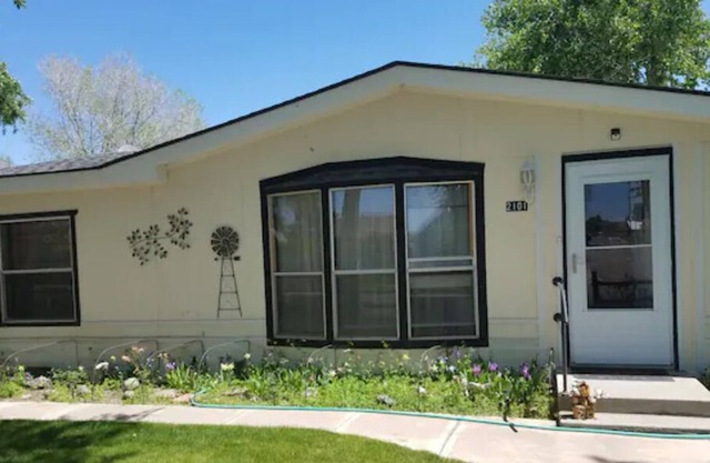 Grandma's House: a 3 bed/2bath near ASU