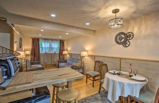 1-bedroom apartment just 22 minutes to Lake Michigan