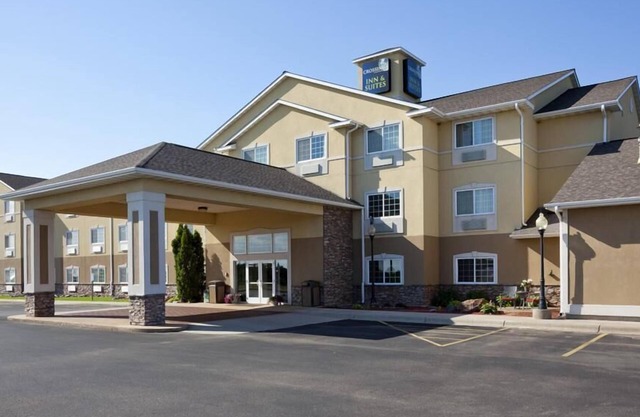 GrandStay Hotel & Suites Becker Big Lake