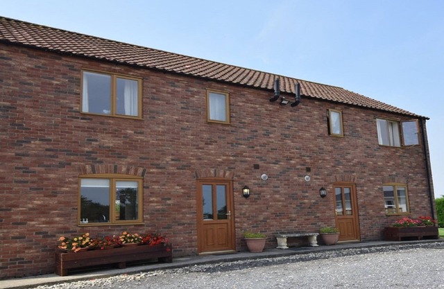 Grange Farm LAKE VIEW 2 - Ein Cottage mit 2 Schlafzimmern für 4 Personen mit eigenem Whirlpool