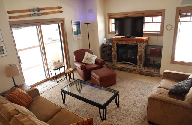 Granite Mountain Chalet E - Red Mountain Village sleeps 8