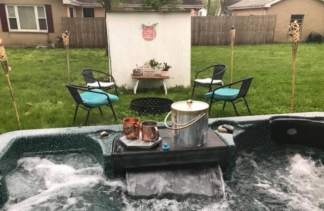 Grant's Trail House: Pacific Rail Road Cottage and Spa! Coffee /dinning /6Flags!