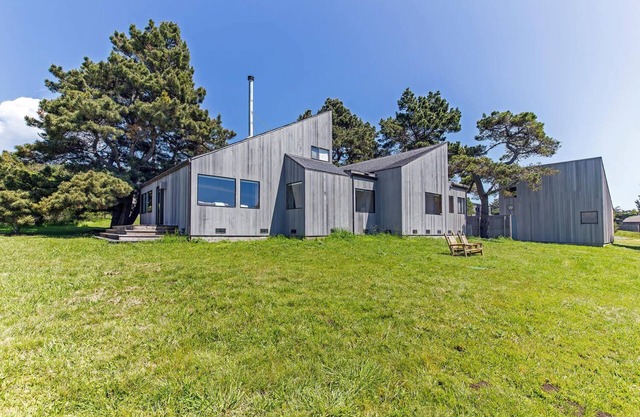 Grateful Getaway | Fireplace and Scenic Views