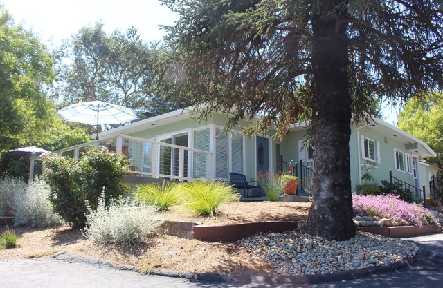 Gravenstein Getaway- Sebastopol