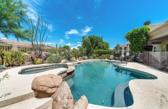 Grayhawk Getaway | 4-Bed Luxury w/Spa & Pool Heat