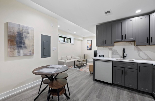 Great 2BR New Apartment near Metro