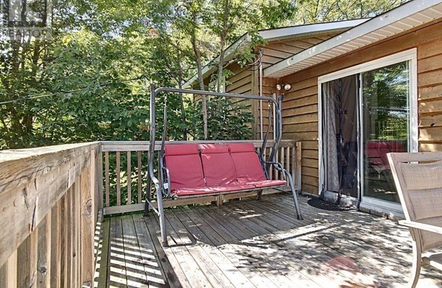 Great 3-Bed Oak cottage located in the heart of Land O’Lakes Frontenac region.
