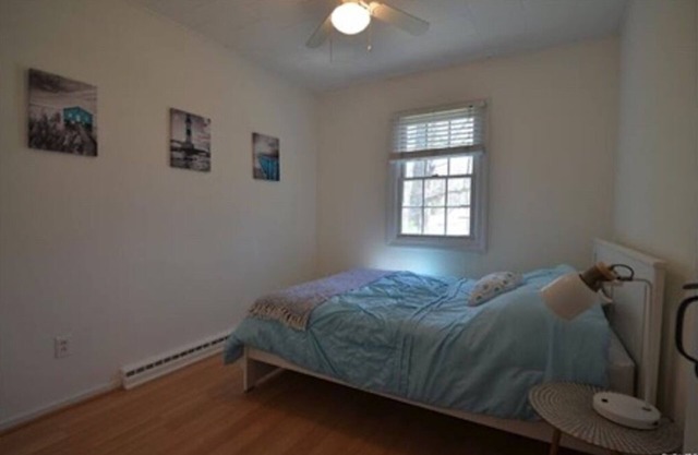 Great 3 bedroom 2 bath walk to sandy beach!