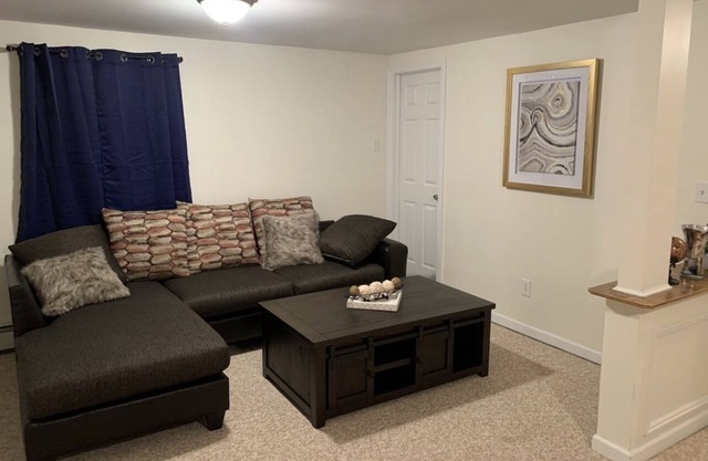 Great 3 Bedroom close to downtown and Yale!