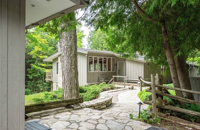 Great 3-bedroom house with great Sunsets view in Ephraim!