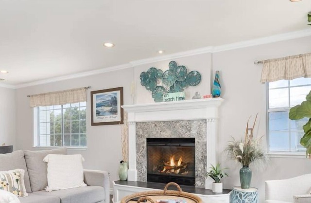 Great 3-story home near Santa Cruz Beach Boardwalk