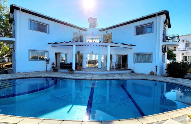 Great 4 Bedroom Villa With Views