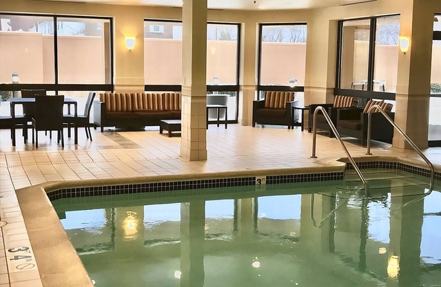 Great Amenities! 3 Comfortable Units, Free Parking, Near Santa's Village!