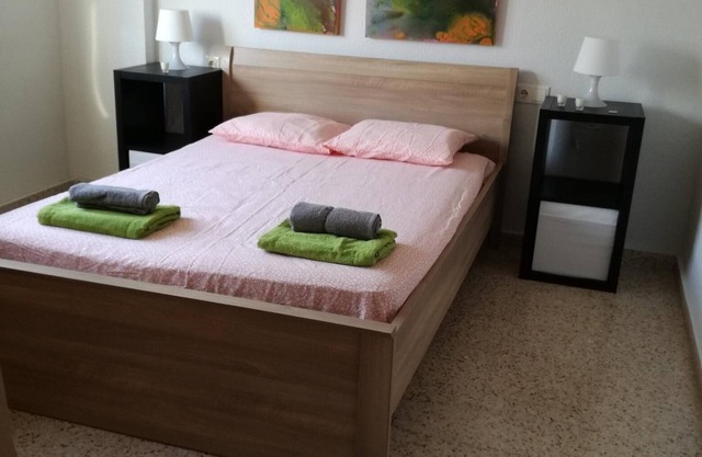 GROSSE WOHNUNG IN GRANADA, MANDO MEHR FOTOS
