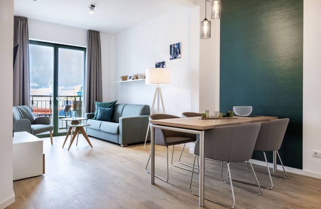 Tolles Apartment in Hafenlage mit Balkon und Blick auf das maritime Hafenleben -