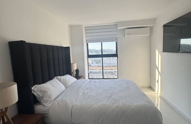 Great Apartment Torre Colon 1308A