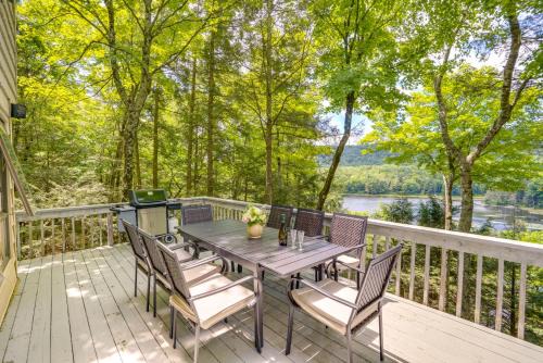Great Barrington Lakeside Getaway with Kayak and Grill