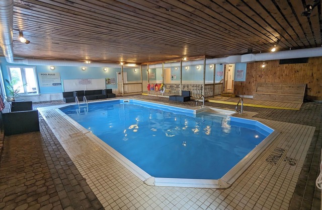 Great Blue Resorts - McCreary's Beach