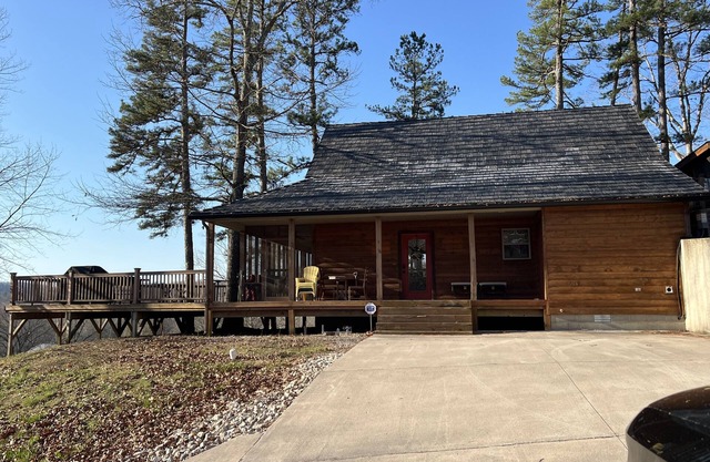 Great Eclipse Cabin. With River Views
