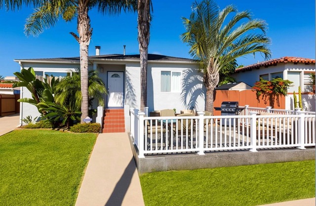 Great Family Home with Wonderful Outdoor Area - Walk to Beach, Dog-Friendly!